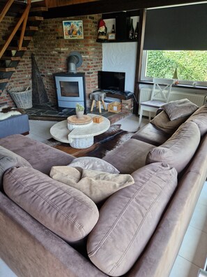 Téléviseur connecté, foyer, chaîne audio