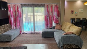 TV - Big Comfortable Villa (Banglamung)