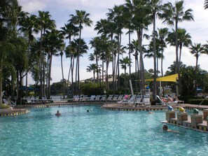 Piscine extérieure, piscine chauffée