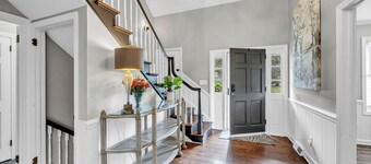 Family Friendly 7 bedrooms, 4.5 baths with game room & ping pong table