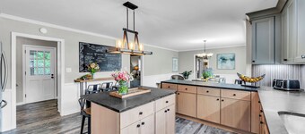 Casa completamente rinnovata vicino al mercato del mobile, al Greensboro Aquatic Center e al Wyndham