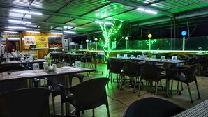 In-room dining - Hotel Panchgani Holiday Home (Wai)
