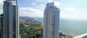 456 Veranda Residence Pattaya Jomtien Sea View 1BR; Beachfront