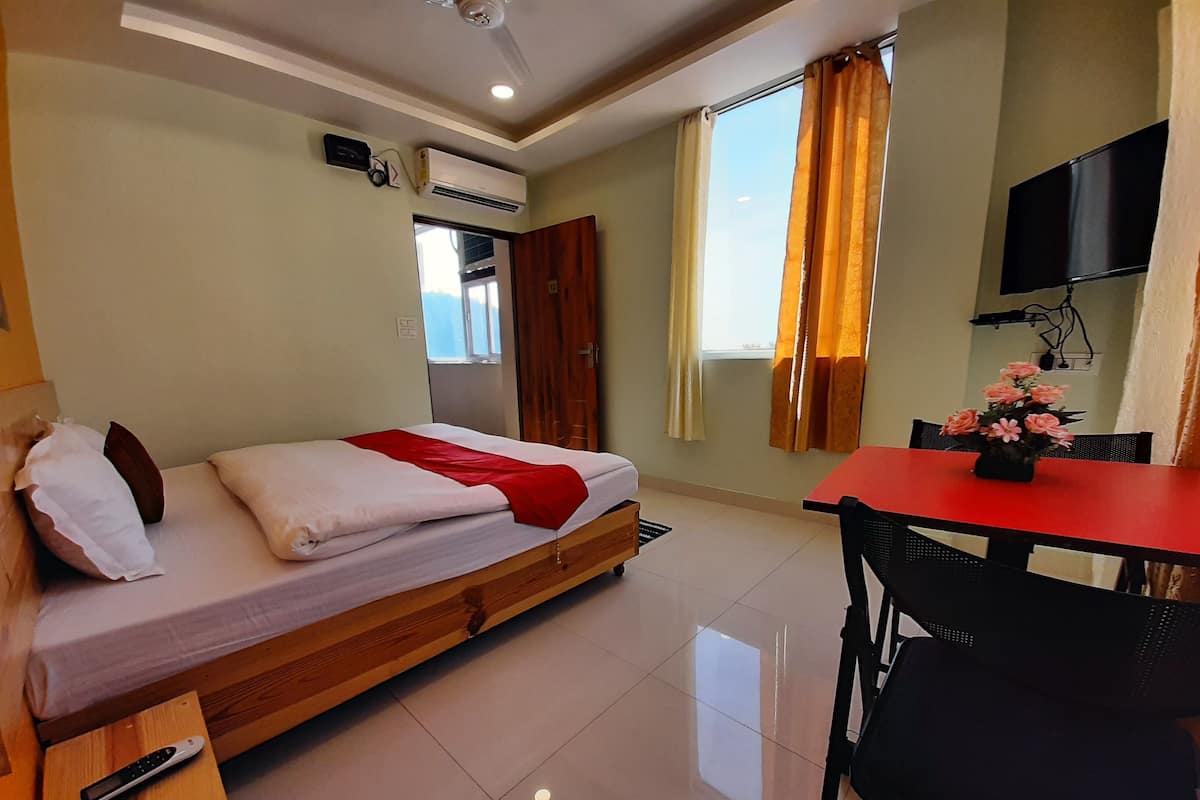 Blackout curtains, iron/ironing board, rollaway beds, free WiFi