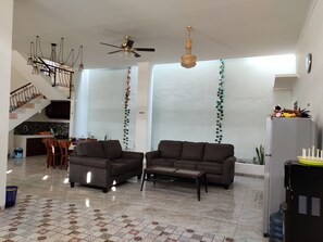 LCD TV - ZG Homestay Solo (Surakarta)