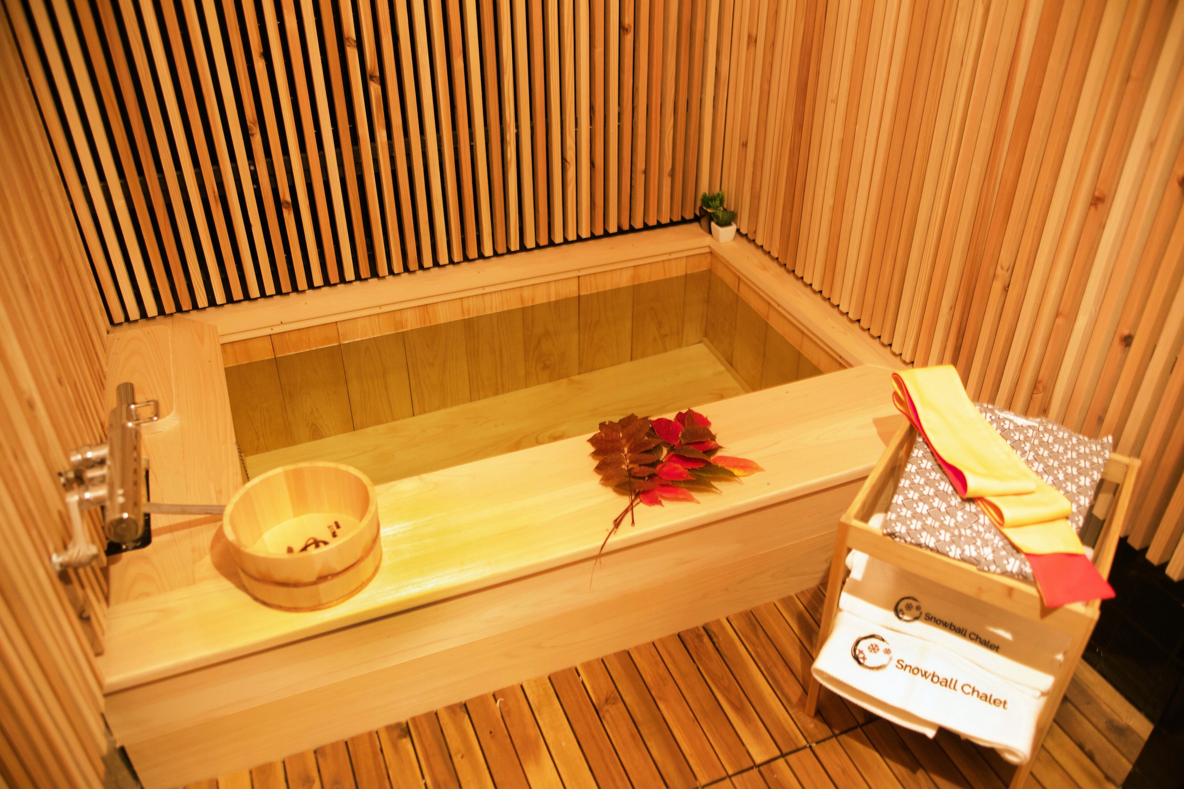 Camera Standard, bagno condiviso | Bagno | Set di cortesia gratuito, asciugacapelli, pantofole, bidet elettronico