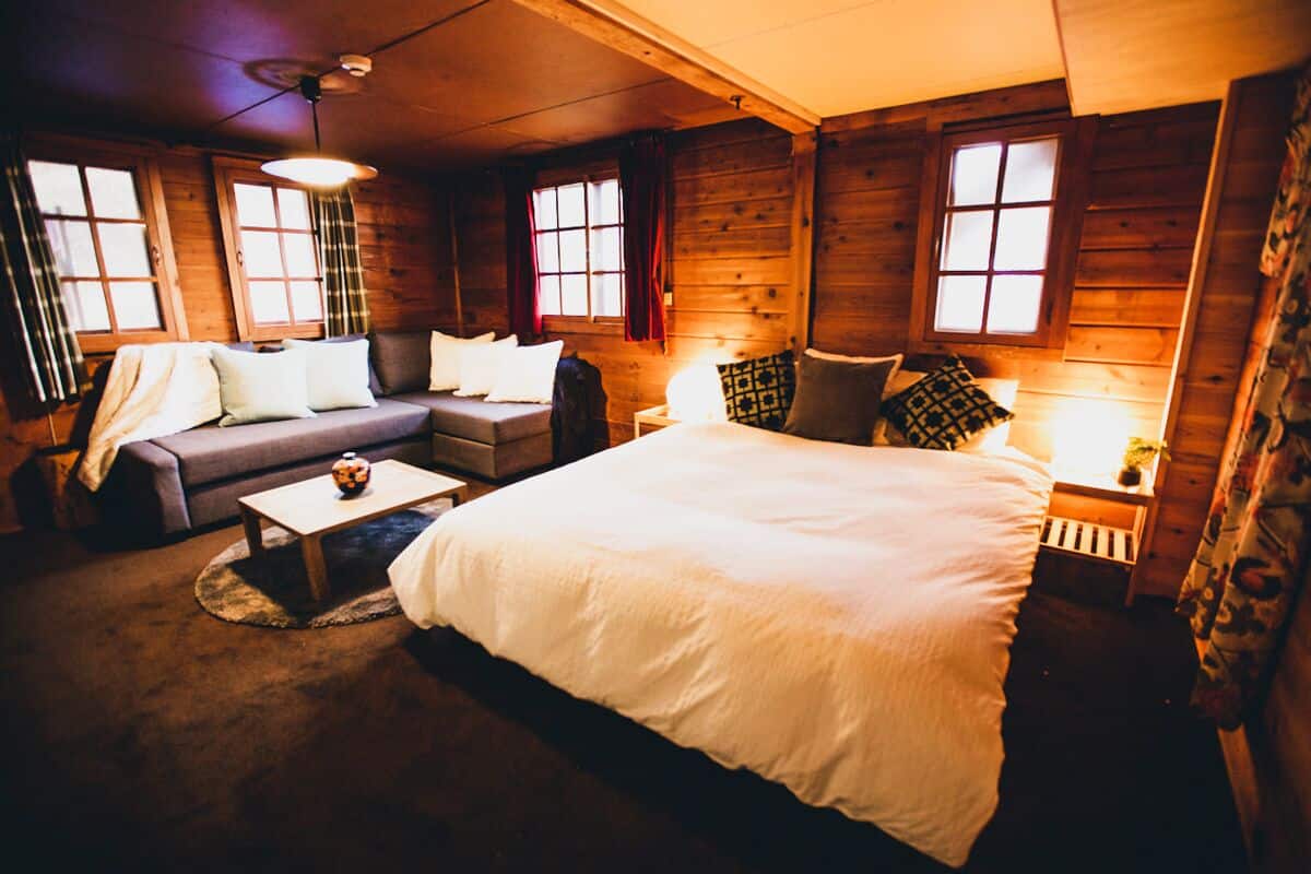 Deluxe 2 Room Suite, Private Facilities with Lounge Area