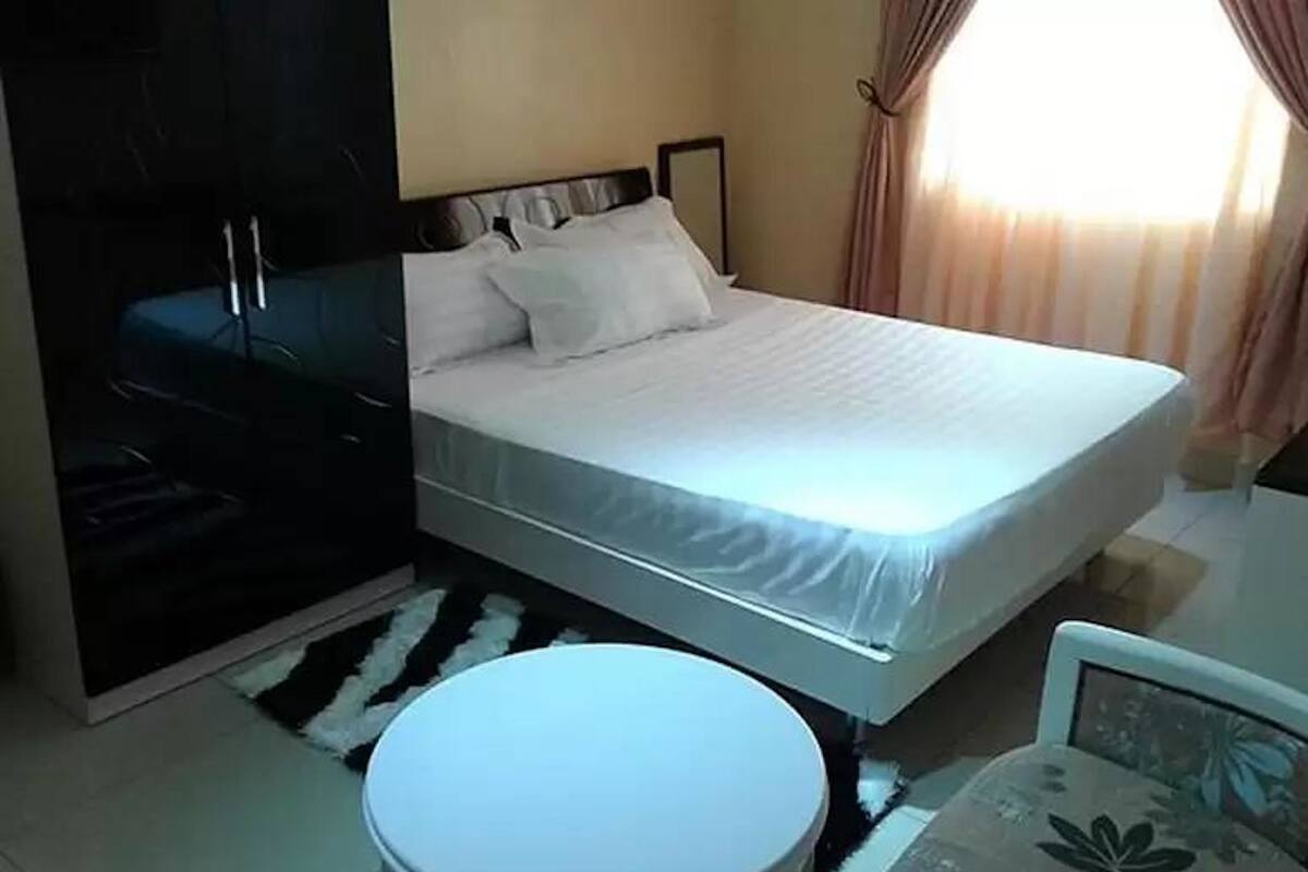 In-room safe, desk, laptop workspace, WiFi (free)