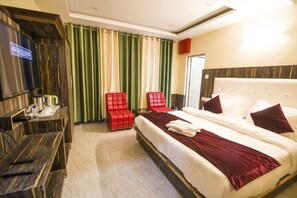 Deluxe Room | Desk, laptop workspace, blackout drapes, soundproofing - Hotel Mount Edge (Dharamshala)