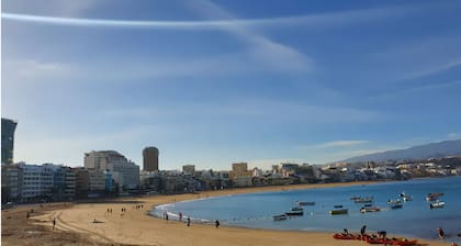 Moderni suunnitteluhuoneisto louhoksissa