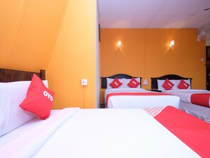 Family Double Room | Desk, free WiFi, bed sheets - OYO 44029 Tudor Home Inn (Brinchang)