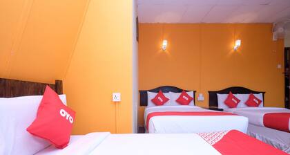 OYO 44029 Tudor Home Inn