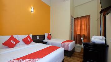Standard Triple Room | Desk, free WiFi, bed sheets