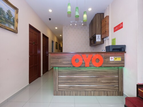 OYO 44029 Tudor Home Inn