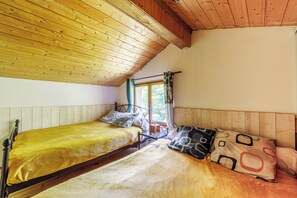 1 bedroom, iron/ironing board, travel crib, WiFi