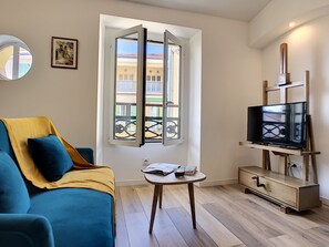 TV - N&J - COZY CLOUD - Hyper center - Close sea (Niza)