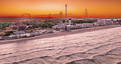 Privacy of the country, just MINUTES from the city!