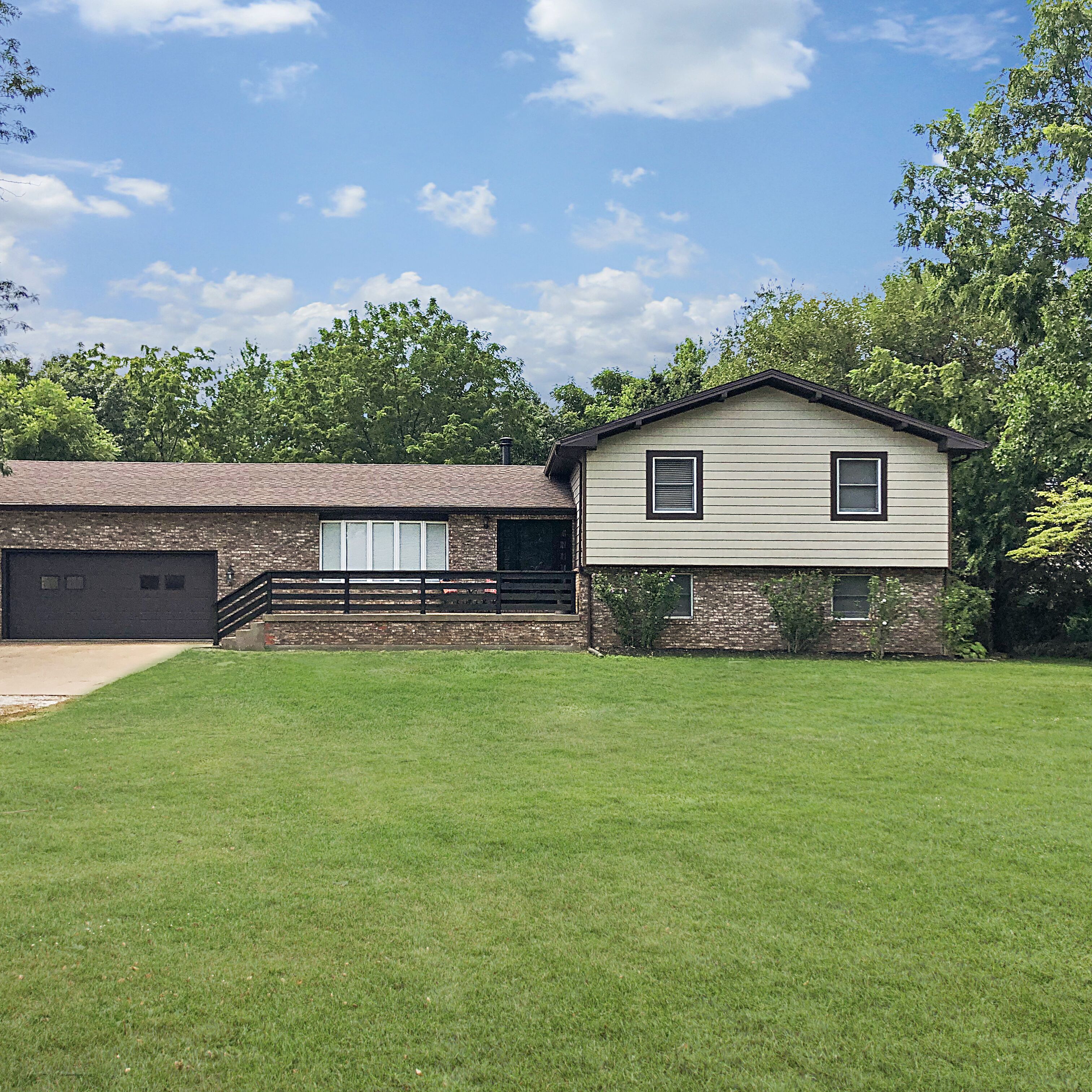 Privacy of the country, just MINUTES from the city!