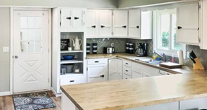 Privacy of the country, just MINUTES from the city!