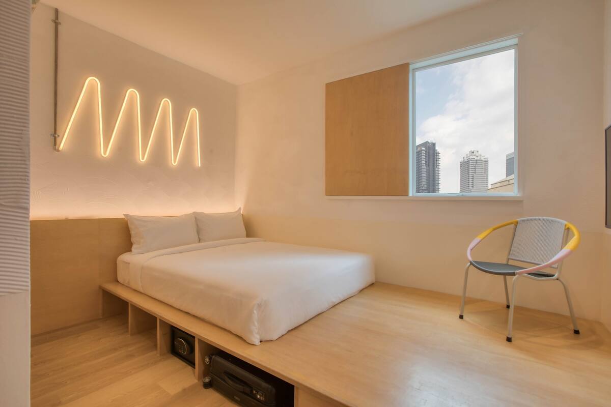 In-room safe, iron/ironing board, free WiFi, bed sheets