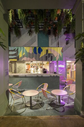 Aamiainen, lounas ja illallinen; amerikkalainen keittiö