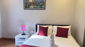 Standard Double Room | In-room safe, desk, free WiFi, bed sheets