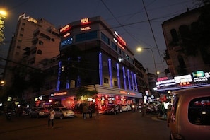 Front of property - Ostro Hotel (Phnom Penh)
