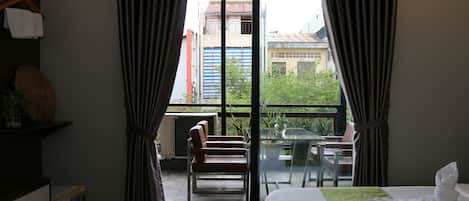 Superior Room | In-room safe, desk, free WiFi, bed sheets