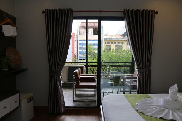 Superior Room | In-room safe, desk, free WiFi, bed sheets