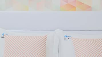1 habitación, tabla de planchar con plancha, cuna de viaje y wifi