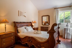 3 bedrooms, in-room safe, iron/ironing board, free WiFi