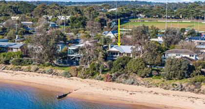 Beachfront Retreat Amazing 5 bedroom House