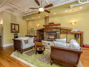 Smart TV, fireplace, DVD player, books