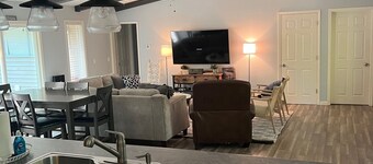 Awesome Lake House Right by Marina and Trails! Newly Updated!