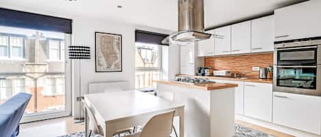 Fridge, microwave, oven, dishwasher