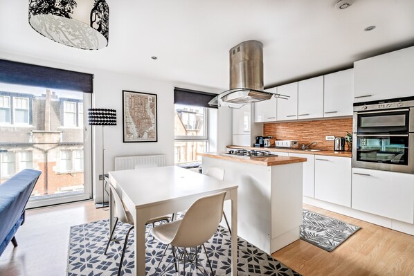 Fridge, microwave, oven, dishwasher