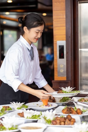 Food and drink - Dragon Bay Cruises (Ha Long)