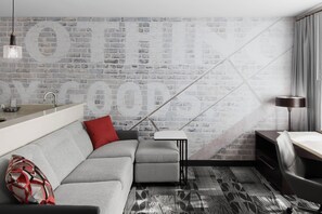 49-inch Smart TV with digital channels, TV, Netflix - Residence Inn Richmond Midtown/Glenside (Richmond)