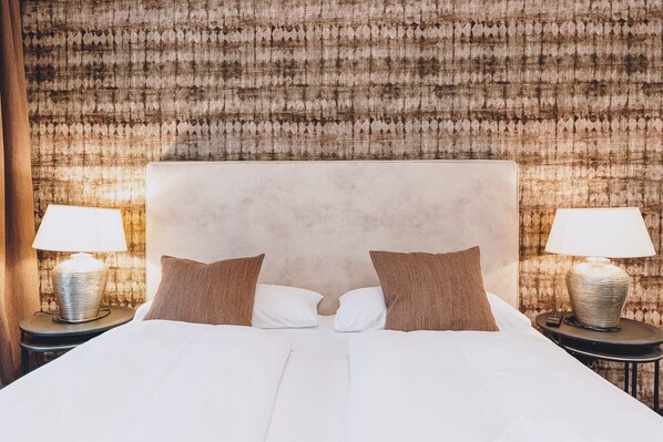 Iron/ironing board, travel cot, free WiFi, bed sheets