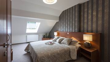 Penthouse Galeri | 2 kamar tidur, seprai katun Mesir, seprai premium, dan busa memori