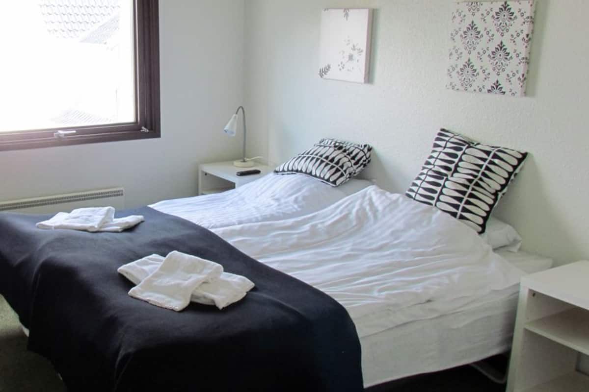 individually furnished, free wifi, bed sheets