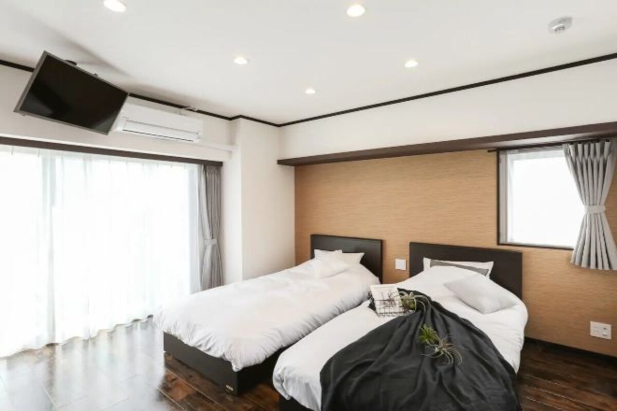 Apartment 702
