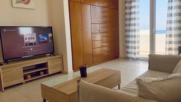 Smart TV, caminetto, lettore DVD