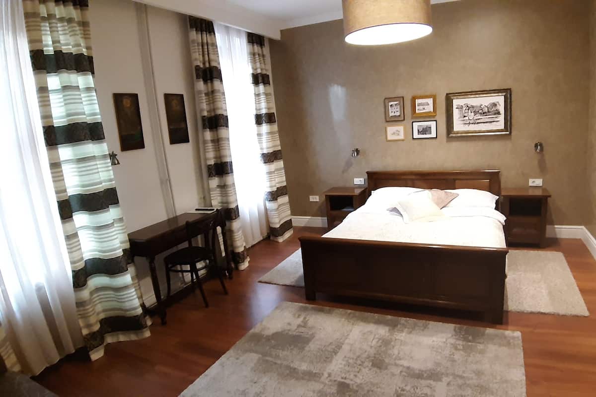Standard Double Room | Iron/ironing board (on request), WiFi (free), bed sheets