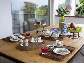 Free daily continental breakfast - Artevilla Relais (Massa Lubrense)
