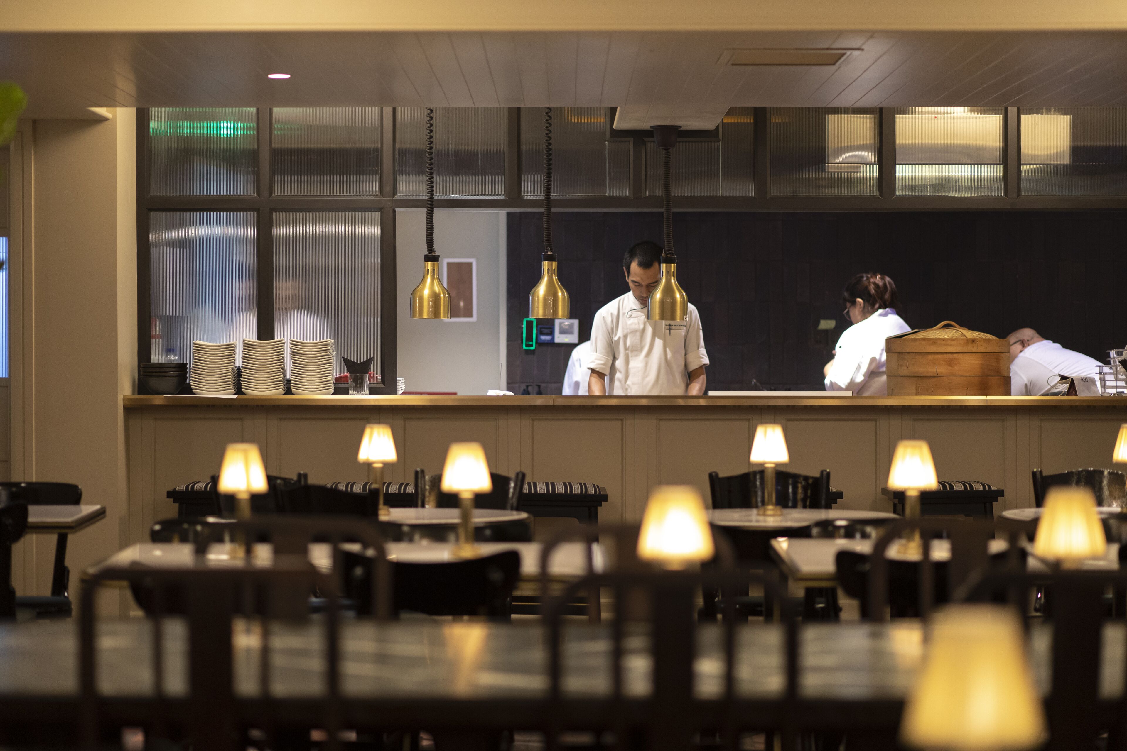 breakfast, lunch, dinner served; international cuisine