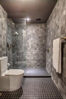 Shower kamar mandi