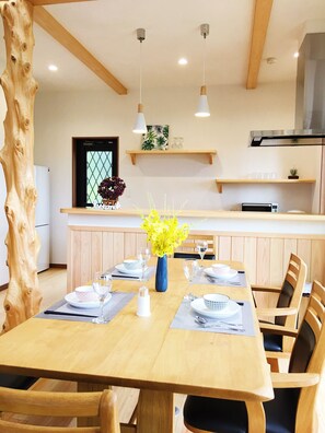 Ocean Aroha Resort A | In-room dining