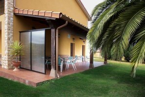 屋外ダイニングエリア