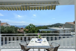 Habitación doble, balcón, vista al mar | Vista del balcón